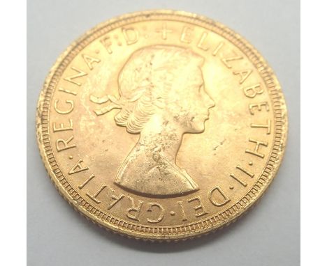1958 full sovereign of Elizabeth II. P&amp;P Group 1 (£14+VAT for the first lot and £1+VAT for subsequent lots) 