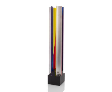 Volz, HerbertMolketal, geboren 1944H. 51 cmOhne Titel, 1994. Aluminium, partiell farbig gefasst, auf Holzsockel. In Bleistift