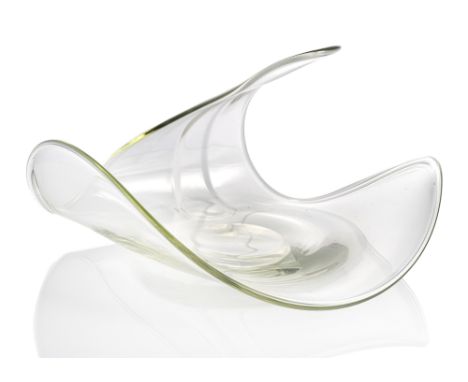 Kizinski, IreneuszReczno, 1937 - 2008c. 42 x 48 x 25 cmGroße Schale. Klarglas. Unterseitig in Ritzung signiert.Privatbesitz, 