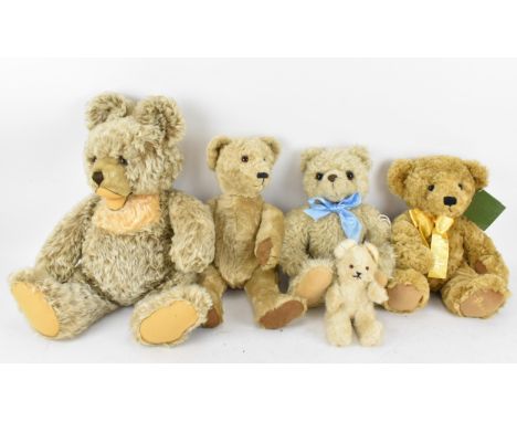 A collection of vintage teddy bears, to include a Steiff Zotty bear (no label) with growler, a mohair jointed bear with growl