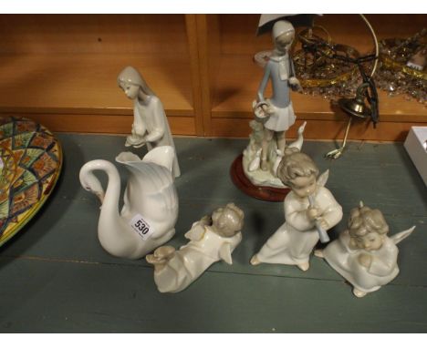 Six small pieces of Lladro and Nao