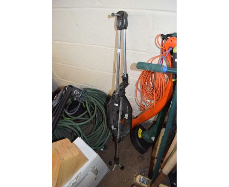 METAL TOOL STAND