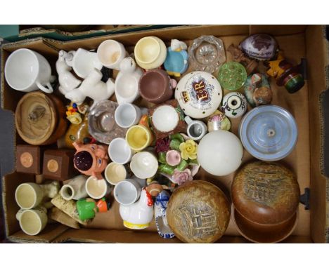 ONE BOX VARIOUS MIXED WARES TO INCLUDE RANGE OF EGG CUPS, TRINKET BOXES ETC