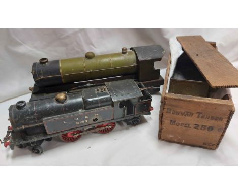 A box containing an antique tin plate Bowman's Models locomotive and a related Laer tender in original wooden box (a/f) - sol