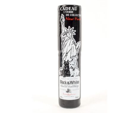 Black &amp; White Choice Old Scotch Whisky, 70cl., 40% Vol., in original gift packaging including drinking glass, 'Cadeau 1 V