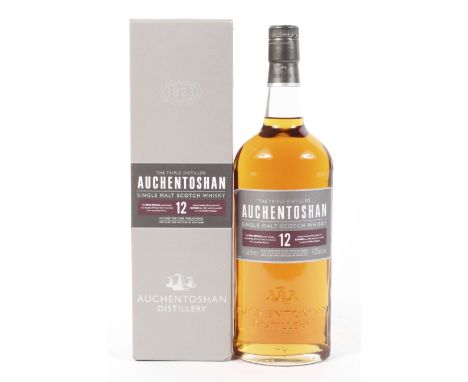 Whisky: Auchentoshan single malt Scotch Whisky, 12 years old, mid neck, boxed