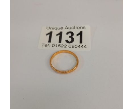 A 22ct gold ring (1.88gms) 