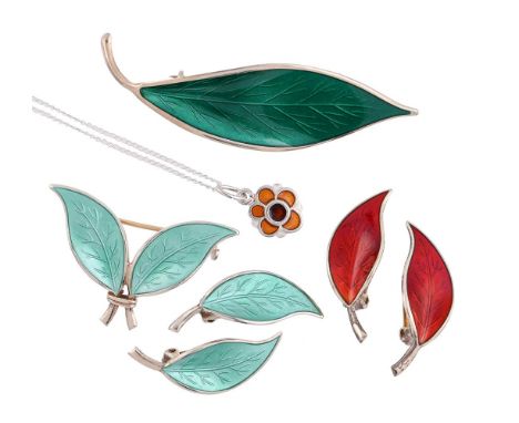 
	
		DAVID ANDERSEN, A SMALL COLLECTION OF ENAMELLED JEWELLERY 
		Comprising a leaf shaped brooch with green enamelled decora