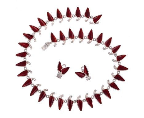 
	
		EINAR MODAHL, A RED ENAMELLED NECKLACE AND EARRING SUITE 
		LONDON 1962 IMPORT MARKS
		The necklace composed of red guil