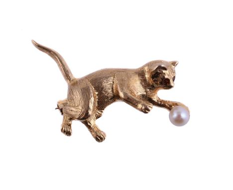 
	
		A 9 CARAT GOLD CAT AND CULTURED PEARL BROOCH 
		LONDON 1979
		The leaping cat with a cultured pearl ball, with circular 