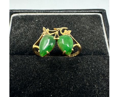 18ct gold jade ring weight 1.3g 