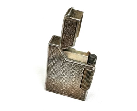 Antique Dunhill Broadboy half cap sterling silver lighter pat No 440072 . measures 1¾" tall and 1¼" across. 