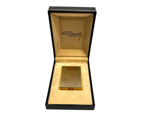 vintage Boxed dupont cigarette lighter  looks in very good condition 