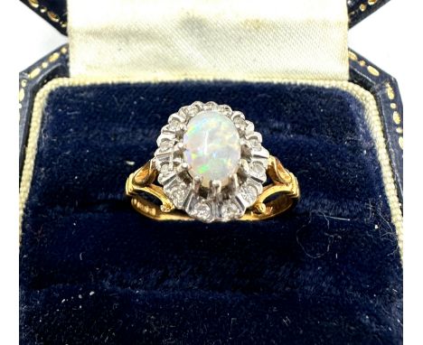 18ct opal &amp; diamond ring weight 3.8g 