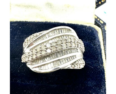 9ct white gold diamond ring set with est 1ct diamonds weight 5.6 