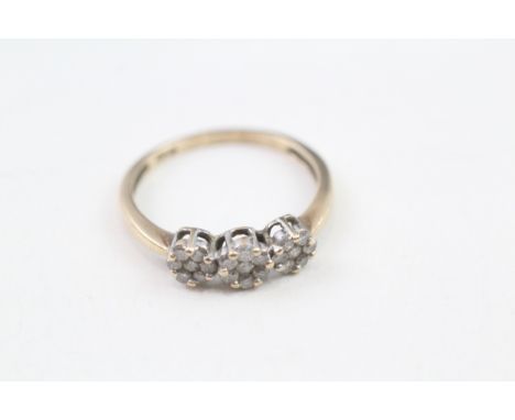 9ct gold diamond cluster ring in a claw setting (1.6g) 