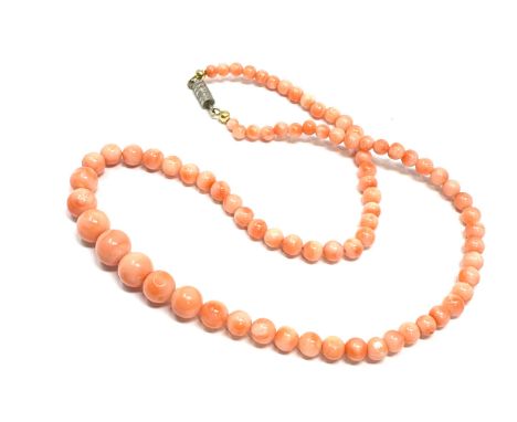 Vintage coral beads necklace  17g measures approx 40cm long 