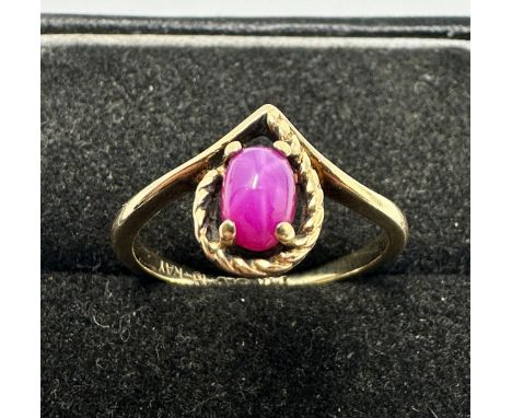 14ct gold star ruby ring weight 2.5g 