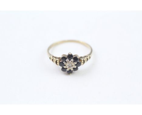 9ct gold vintage sapphire &amp; diamond cluster ring with patterned shoulders (1.3g) 