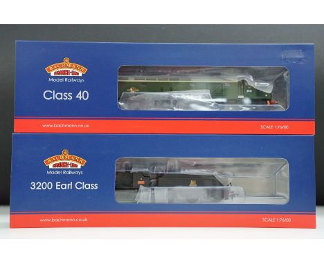 Two boxed Bachmann OO gauge 32-480 Class 40 Diesel D248 BR green and 31-086A GWR 3200 (Earl) Class 9018 BR black early emblem