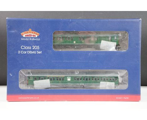 Boxed Bachmann OO gauge 31-235Z Class 205 2H Thumper Two Car DEMU BR green (V) set produced exclusively for Kernow Model Rail