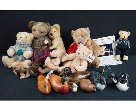 Quantity of teddy bears to include 2 x articulated bears (1 x Merrythought example and 1 x straw filled example), Gund Radcli