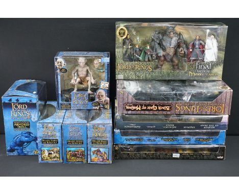 Ten boxed Toy Biz The Lord Of The Rings figures and figure sets to include Pelennor Fields Gift Pack, The Coronation Gift Pac