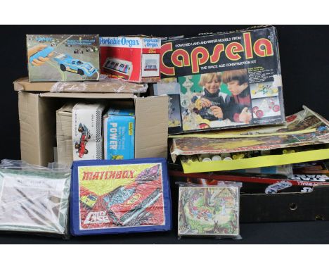 Collection of various toys and games to include Matchbox Carry Case, boxed Capsela The Space Age Construction Kit, boxed Tand