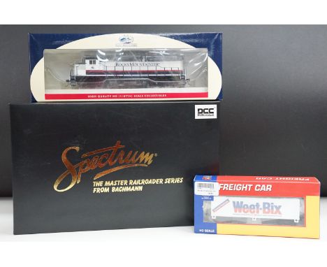 Two boxed HO gauge locomotives to include Spectrum The Master Railroad Series from Bachmann 83308 USRA Light 2-10-2 Loco DCC 