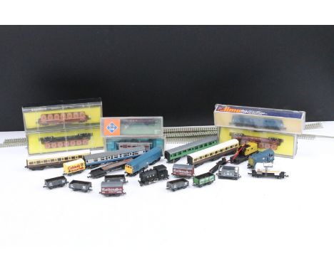 Cased Lima N gauge 209 BR D5518 locomotive, three locomotives to include Grafar BR 25326 Diesel, unmarked BR 08113 and unmark