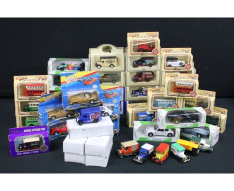 Quantity of 39 boxed diecast models to include Burago 1/24 Lamborghini Countach, Lledo Days Gone, Oxford Diecast, Corgi Mobil