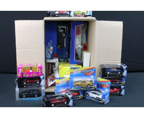 Collection of 31 boxed diecast models to include Pauls Model Art Minichamps 430084010 Ford Scorpio Break 1995, Corgi Motoring