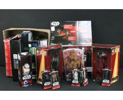 Star Wars - Collection of boxed Star Wars figures, collectibles, vehicles &amp; games featuring 5 x Hasbro The Force Awakens 