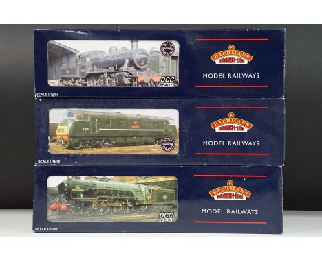 Three boxed Bachmann OO gauge locomotives to include 32-059 Class 42 Warship Diesel BR green green D818 Glory, 32-557 Class A