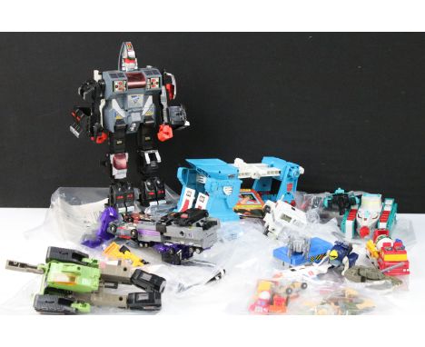 Transformers - Collection of 17 x G1 &amp; G2 Hasbro Takara Transformers to include Stunticon Menasor with instructions and a