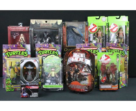 17 Boxed / carded TV Related figures featuring 4 x Flair Teenage Mutant Ninja Turtle figures (Leonardo, Donatello, Raphael &a