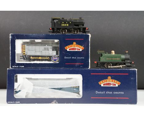 Two boxed Bachmann OO gauge locomotives to include 31-952 A4 Mallard LNER garter blue with valances and 32-107 08 Diesel Shun