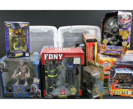 14 Boxed / carded TV related figures and collectibles featuring 2 x Mezco The Osbourne Family figures (Kelly &amp; Ozzy), FDN