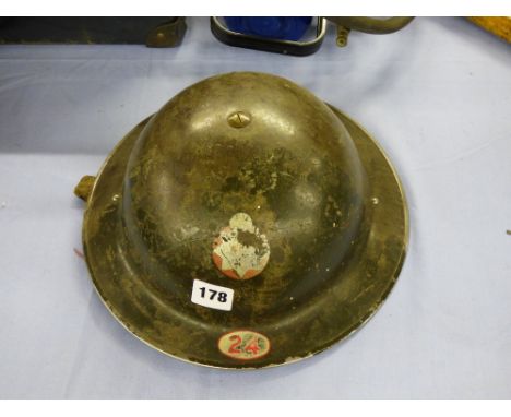 FIRE SERVICE TIN HELMET, STAMPED: HBH ZNII 1938 TO UNDERSIDE OF THE RIM 