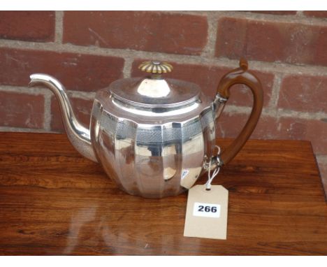 HM LONDON SILVER GEORGE III TEAPOT WITH ENGINE TURNED DECORATION 17.3 OZ APPROX 