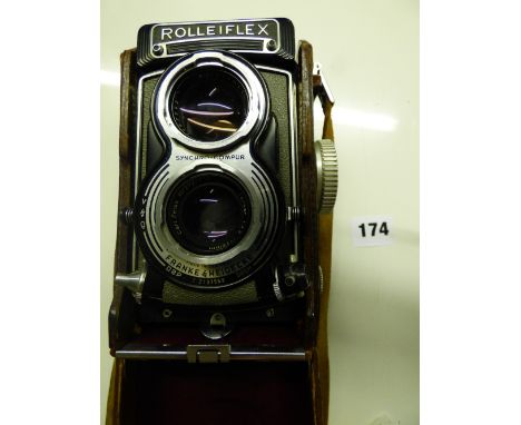 ROLLEIFLEX F&H CAMERA SERIAL No133559 IN LEATHER CARRY CASE