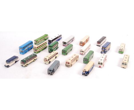 A collection of 20+ assorted EFE Exclusive First Edition 1/76 scale 00 gauge model railway train set scale diecast model buse