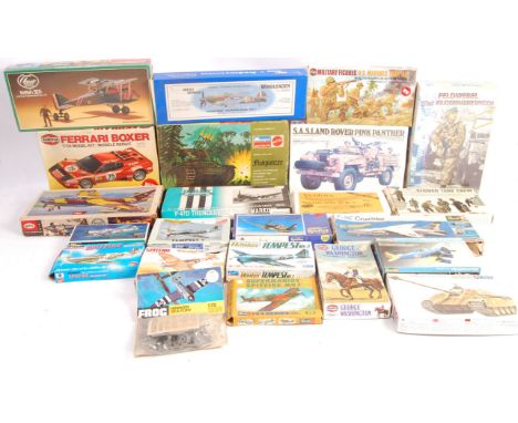 A good large collection of assorted vintage plastic model kits, to include kits by: Dragon, Academy, Revell, Fujimi, Tamiya, 