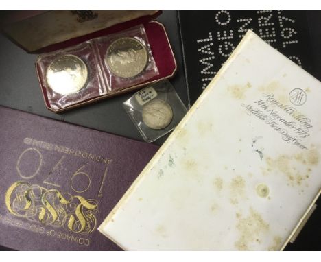 COINS : Small accumulation of coin proof sets , 1966 Jersey Crown, 1970 set, 1971 decimal, 1973 |royal Wedding coin cover plu