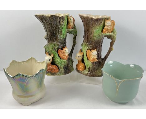 2 large ceramic Withernsea Eastgate pottery "fauna" jugs together with 2 vintage ceramic plant pots. Jugs approx. 28.5cm tall