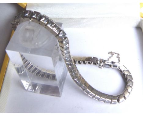 DIAMOND TENNIS BRACELET. 18 k white gold and diamond tennis bracelet, approximately 7,5 ct diamonds, total weight 20g
