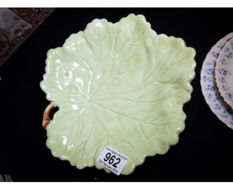 CARLTON WARE BOWL. Carltonware cabbage leaf fruit bowl D: 25 cm 