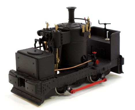 De Winton 0-4-0 Vertical Boiler loco made by David H.Smith Modelmaker, circa 1990’s. Runs on 0-gauge track, scale appears to 
