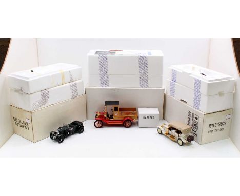 Franklin Mint 1/24th scale model group of 3 comprising a 1929 Bentley Blower, a 1911 Rolls Royce, and a Ford Model T beer del