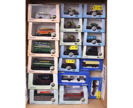 N-gauge road vehicles, all (NM-M) (BNM): 16 Oxford &amp; 2 B-T Models. Mixture of buses, tractors, cars.